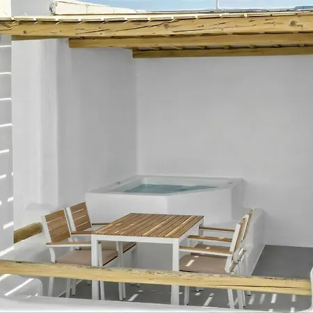 Apartment Nicolia Sea View, Jacuzzi, Walk To Centre *