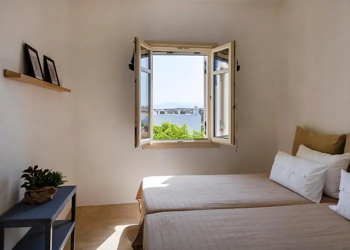 Nicolia Sea View, Jacuzzi, Walk To Centre Apartment Naoussa