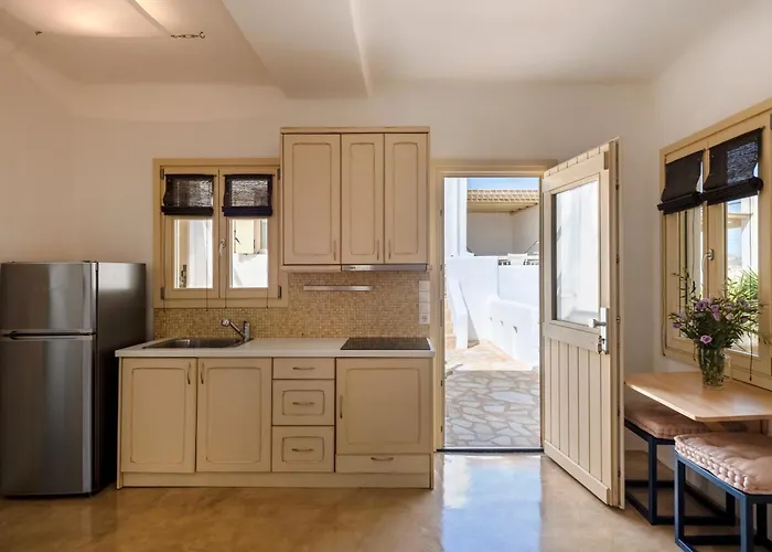 Apartment Nicolia Sea View, Jacuzzi, Walk To Centre *