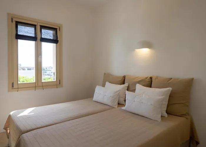 Nicolia Sea View, Jacuzzi, Walk To Centre Apartment Naoussa