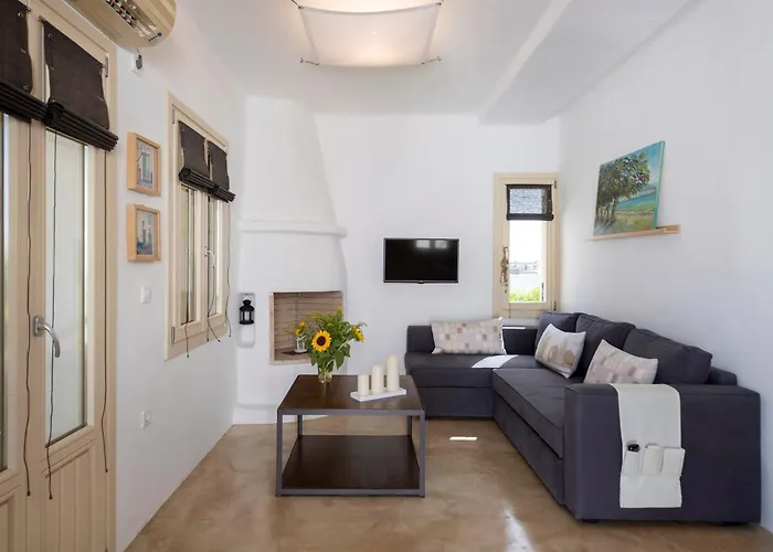 Nicolia Sea View, Jacuzzi, Walk To Centre