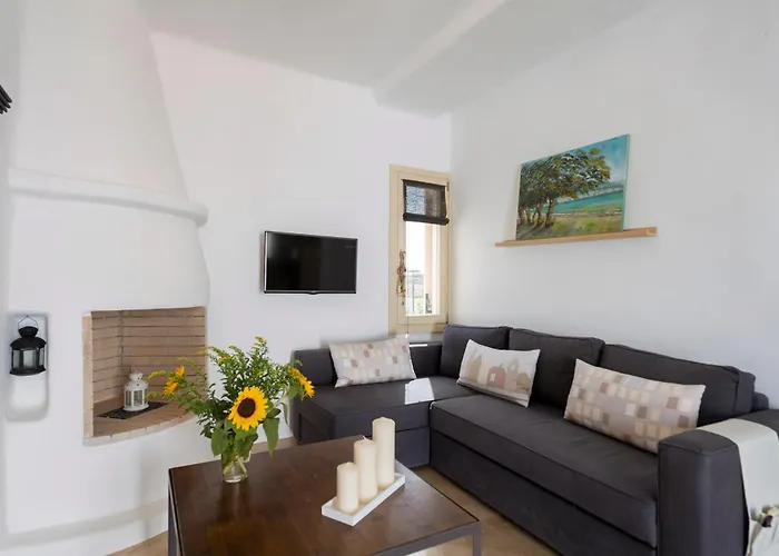 Nicolia Sea View, Jacuzzi, Walk To Centre Apartment *