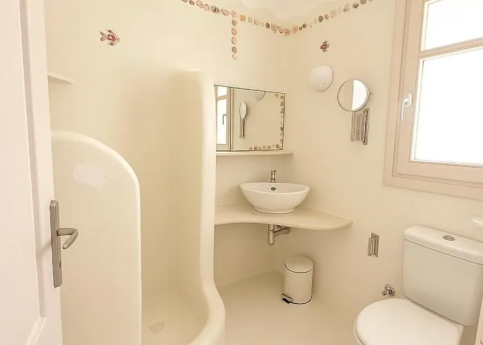 Apartment Nicolia Sea View, Jacuzzi, Walk To Centre