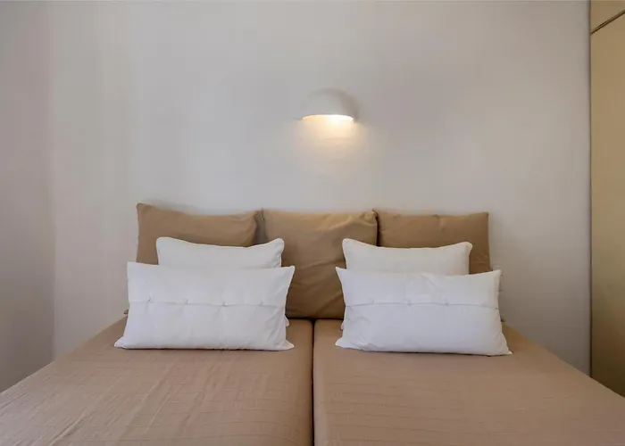 Nicolia Sea View, Jacuzzi, Walk To Centre